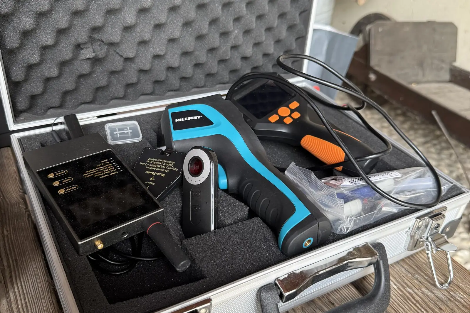 Strumenti tecnici pronti per una postazione Investigation Sport